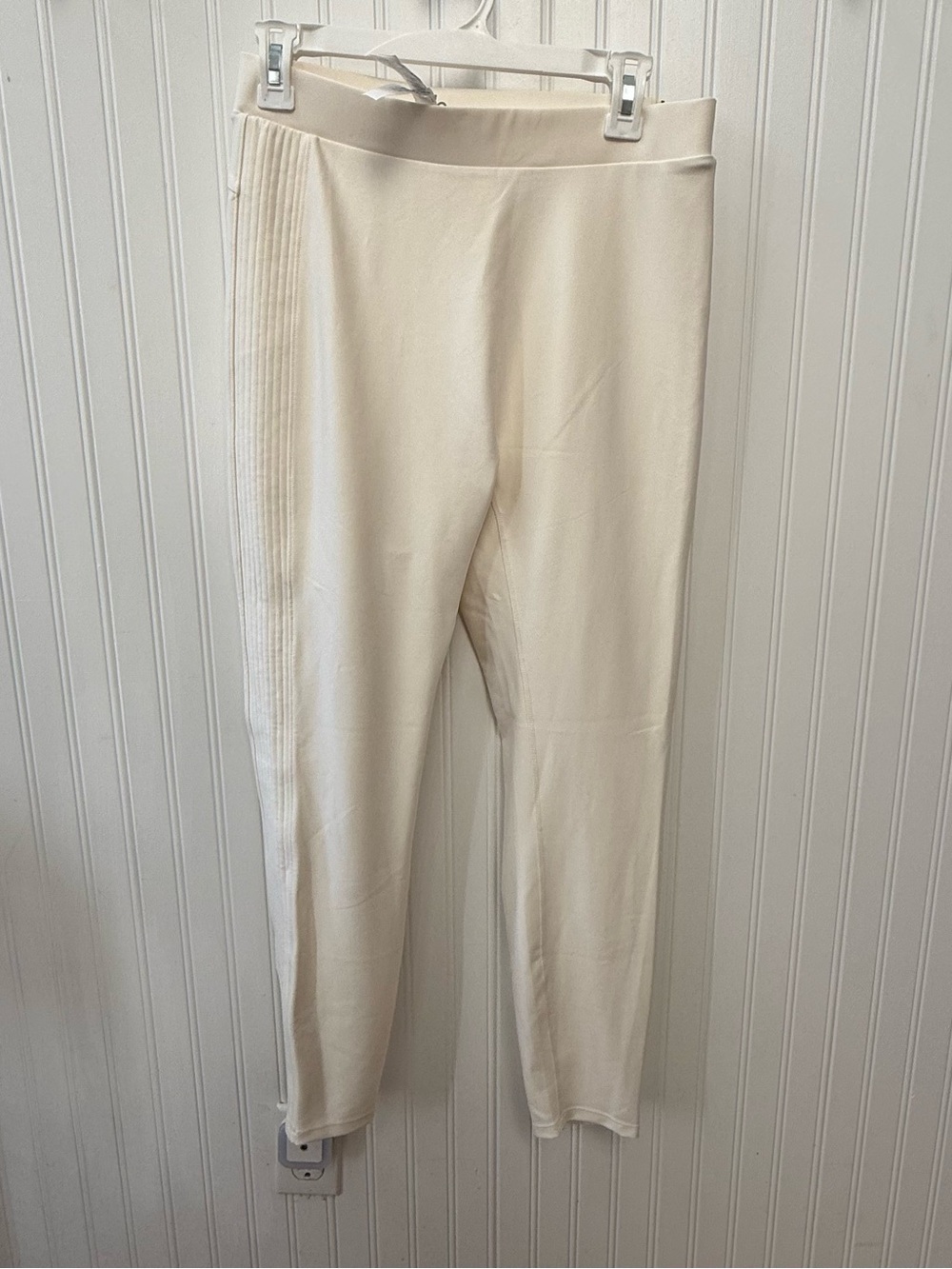ALO Yoga Cream Slim Knit Joggers